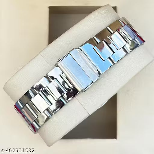 Latest Men Green Stainless Steel Analog Watch